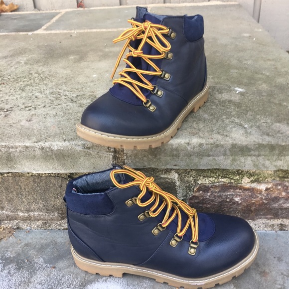 navy blue hiking boots